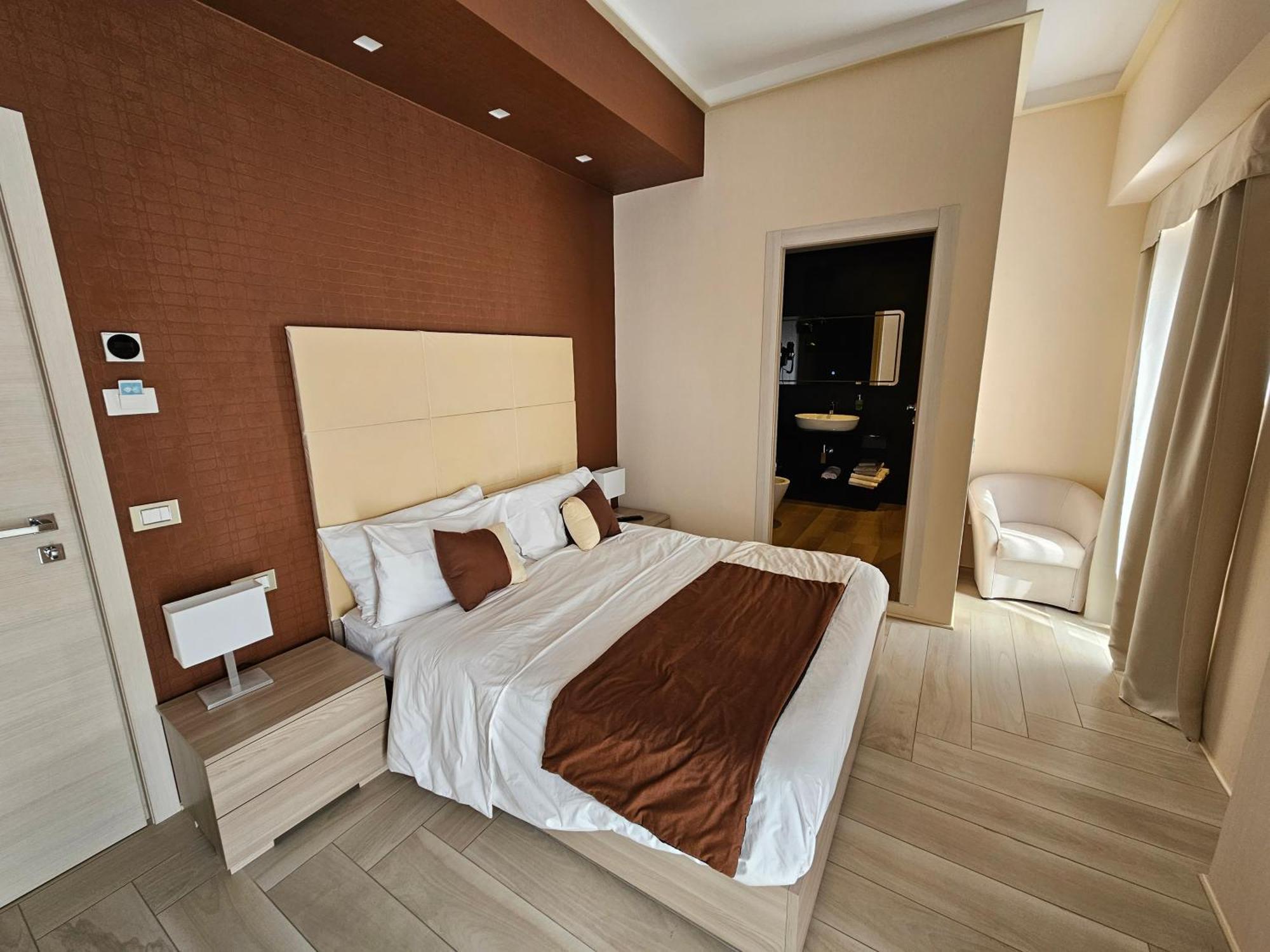 Astoria Boutique Suites Лечче Экстерьер фото